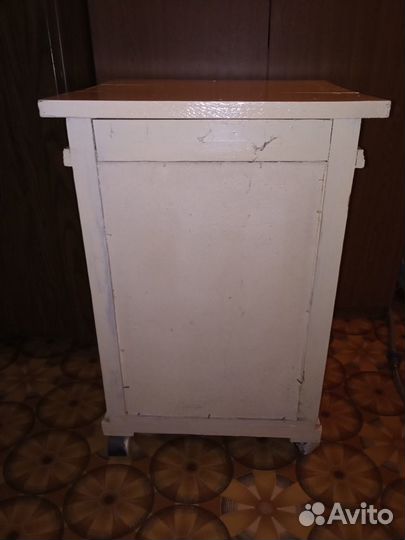 Тумбочка винтажная дерево стекло, крашеная47*45*70