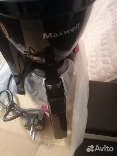 Кофеварка капельного типа Maxwell MW 1651 BK новая