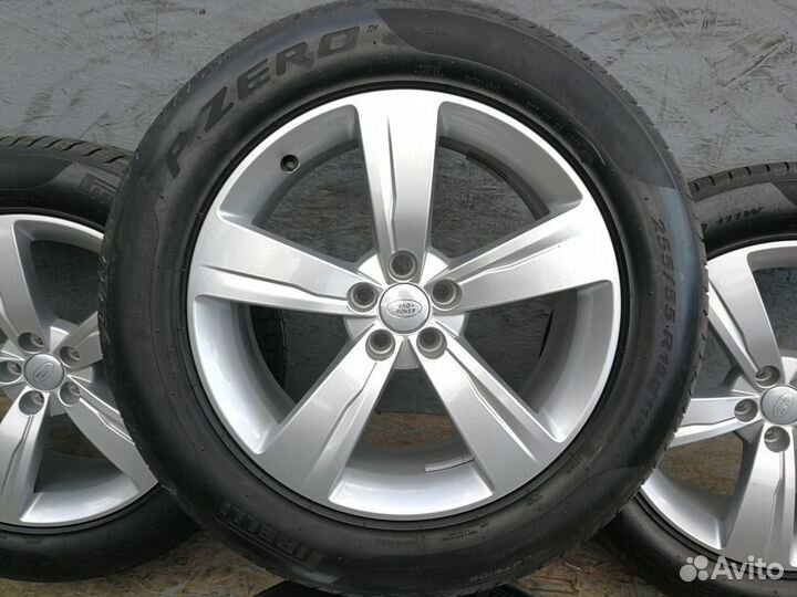 Оригинальные колеса на Range Rover Velar R19