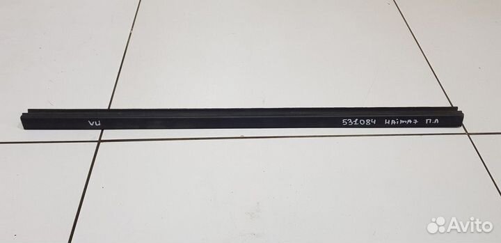 Молдинг двери верхний внутренний передний левый