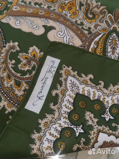 Яркий именной платок