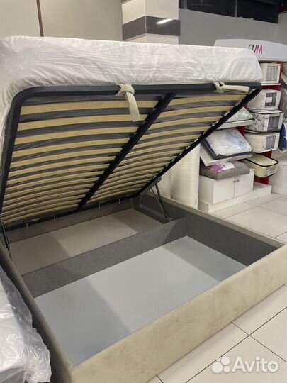 Кровать с подъемным механизмом Верона