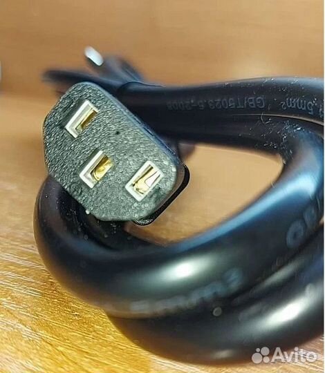 Кабеля питания для компьютера C13 и C7