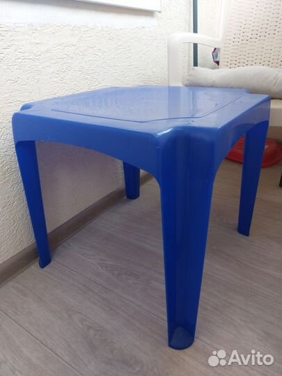 Детский столик
