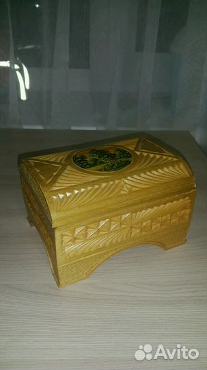 Шкатулка деревянная