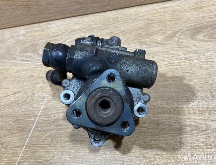 Насос гидроусилителя руля Audi A4 B5