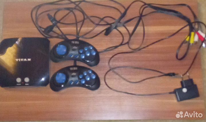 Приставка Sega (500 игр встроено)