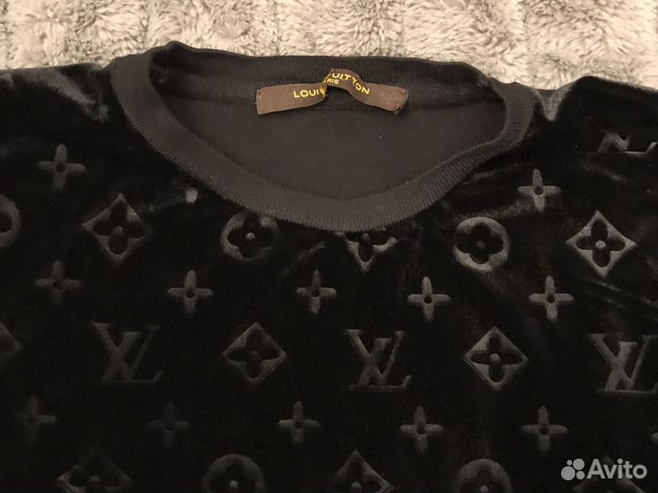 Свитер мужской LV