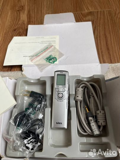 Диктофон r200