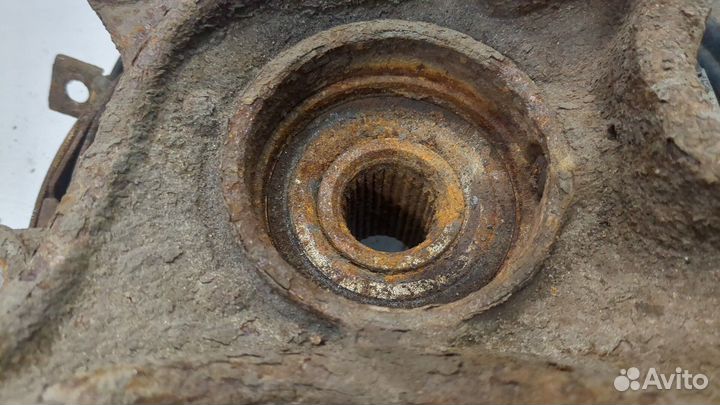 Ступица (кулак, цапфа) левая задняя киа Sportage, 2012