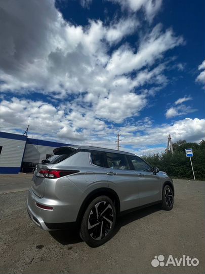 Mitsubishi Outlander 2.5 CVT, 2023, 10 км