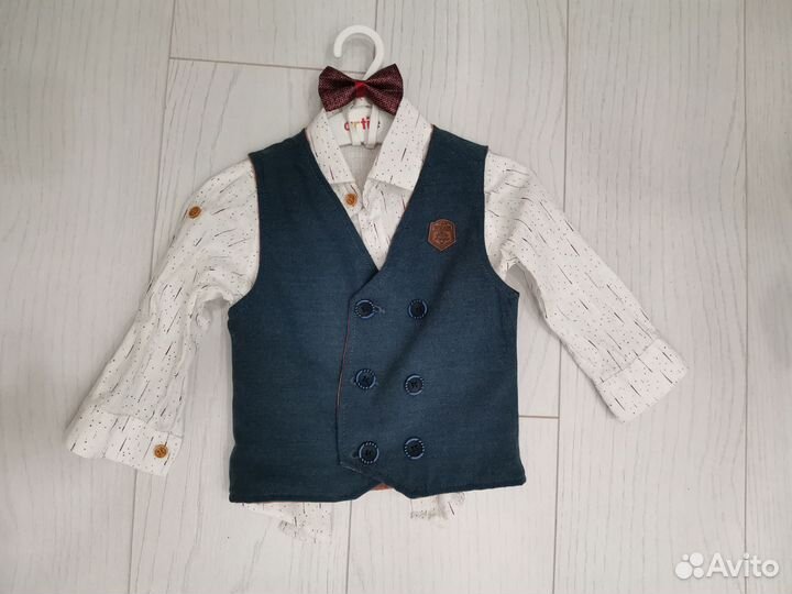 Костюм тройка для мальчика праздничный