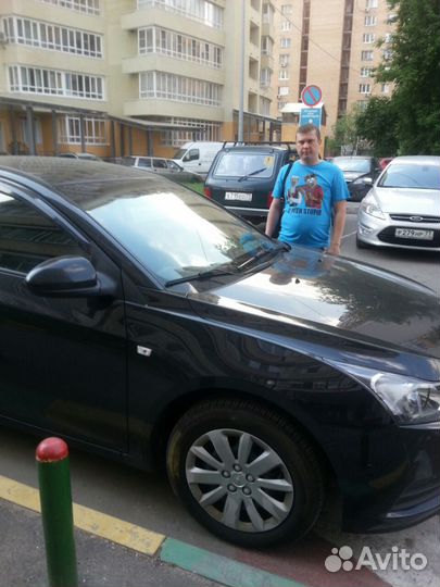 Водитель со своим авто