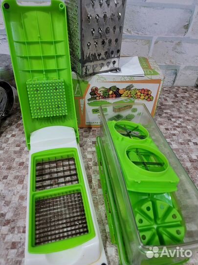 Кастрюли,бедоны половники, ложки