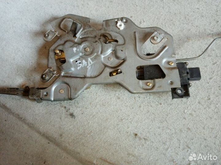 Замок багажника Dodge Caravan grand 3.3 1997