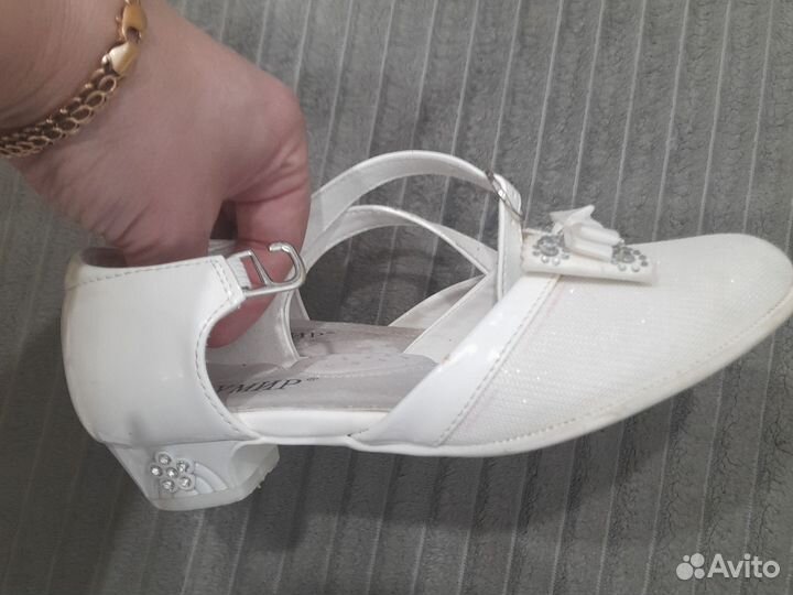 Туфли для девочки 31 размер белые