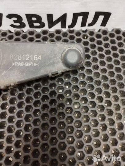 Водосток капота Volvo FH4 82812164