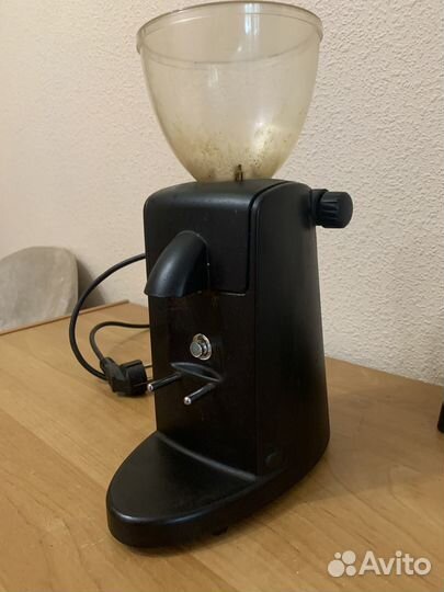 Кофемолка электрическая жерновая