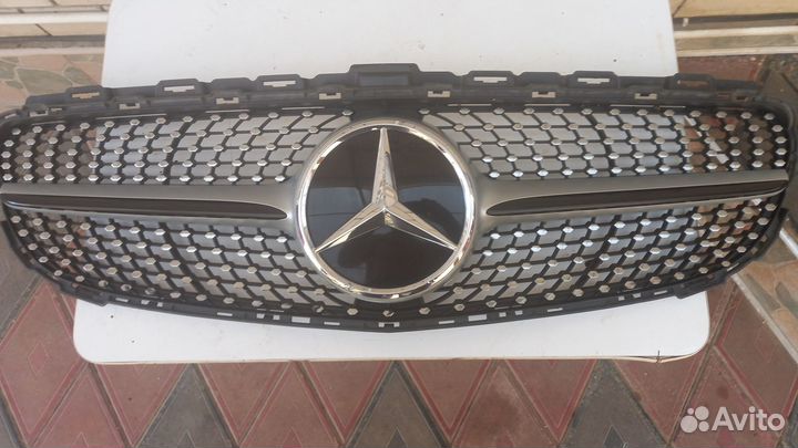 Решетка радиатора мерседес AMG