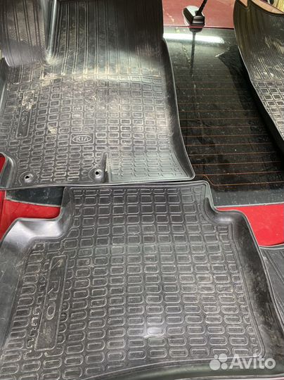 Автомобильные коврики резиновые