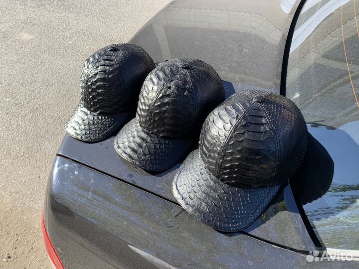 Бейсболки, Кепки из Питона, Крокодила