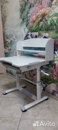 Растущая парта для школьника /растущий стул