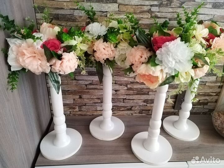 Свадебные стойки с цветами