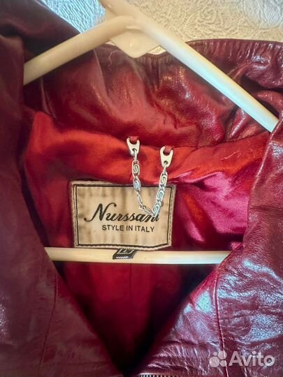 Винтажный кожаный плащ вишневого цвета