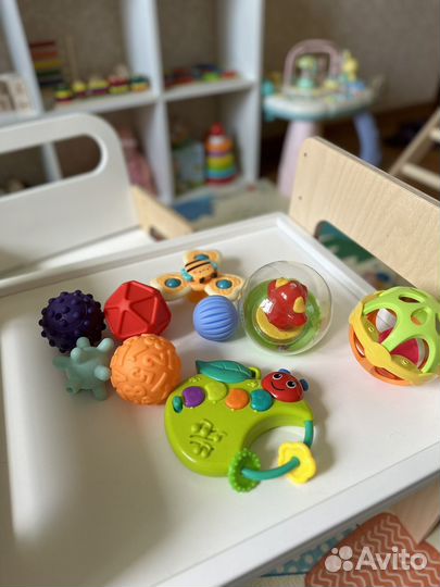 Игрушки, мячики развивающие