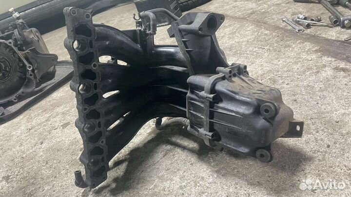 Впускной коллектор Mitsubishi galant 8 4g94 2.0