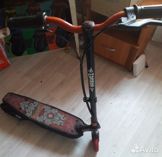 Электронный самокат, крутой дизайн. До 55 кг
