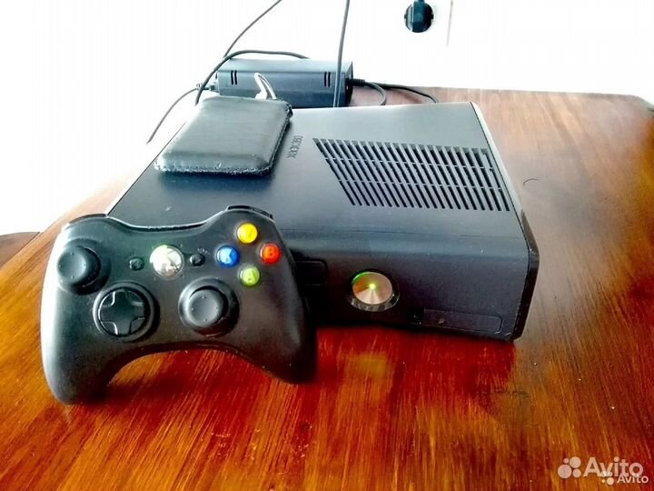 Xbox 360 (freebооt) + 35 игр