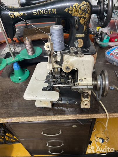 Швейная машина оверлок