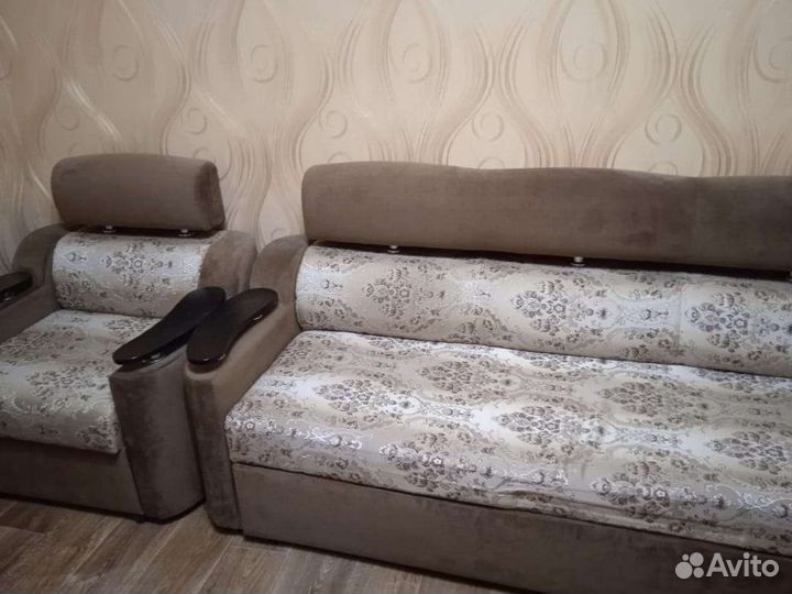 Диван
