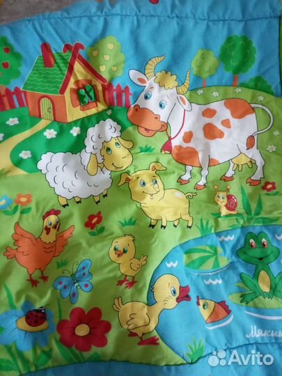 Развивающий коврик и игрушки