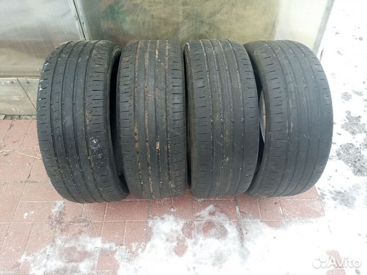 Continental ContiPremiumContact 215/55 R17 94W