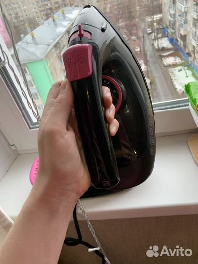 Беспроводной утюг redmond