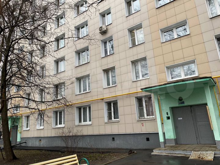 Комната 10,7 м² в 4-к., 1/9 эт.