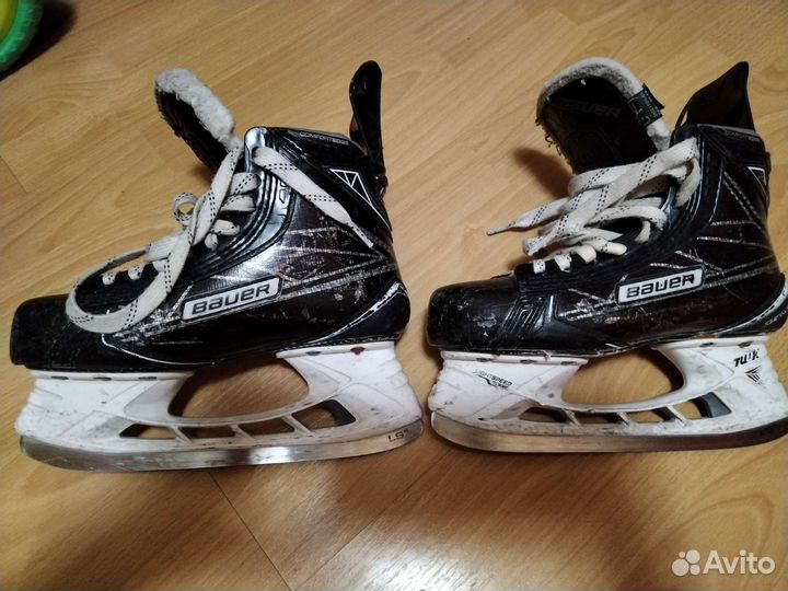 Хоккейные коньки bauer