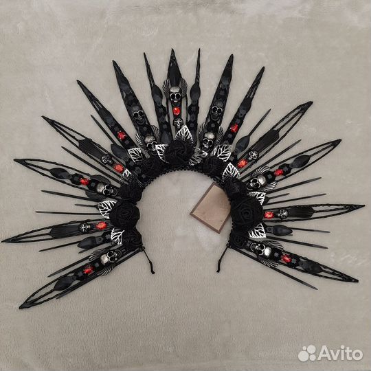 Готическая корона - аренда