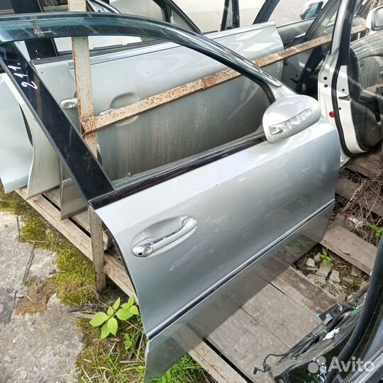 Дверь прав. перед. Mercedes-Benz E