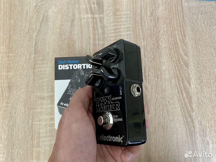 TC electronic DarK Matter Гитарная педаль