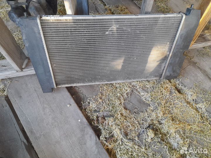 Радиатор б/у на Тойота Авенсис 250 кузов