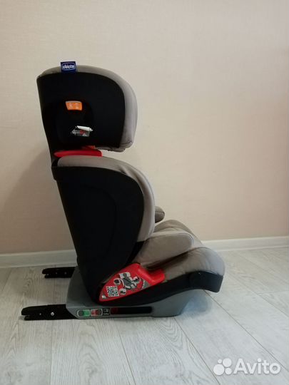 Автокресло Chicco 15-36 кг Изофикс