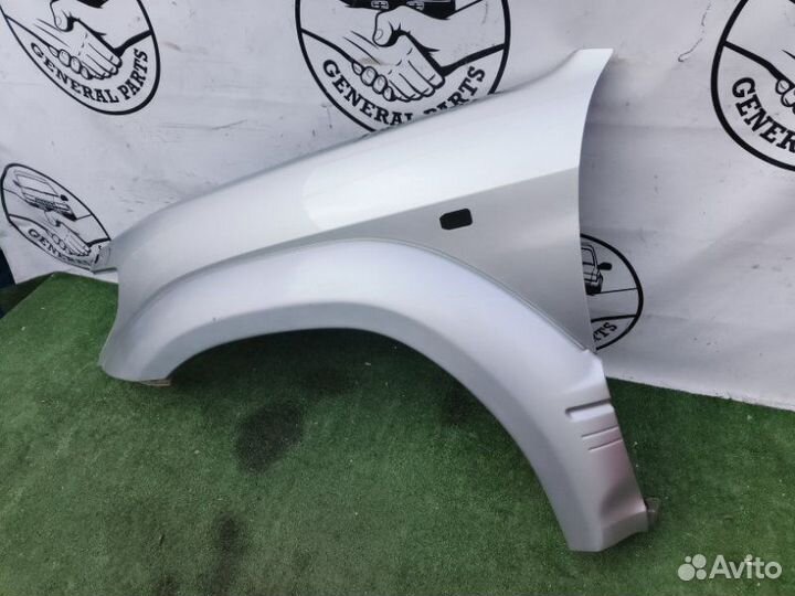 Крыло переднее левое Toyota Land Cruiser Prado