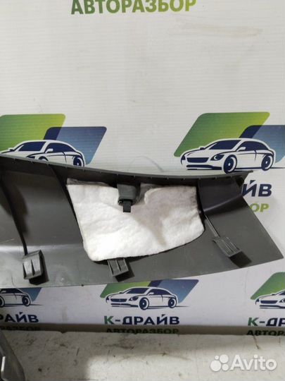 Обшивка стойки задняя левая Audi Q7 легковой