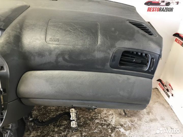 Торпедо Mitsubishi Space Wagon минивен 2 2000