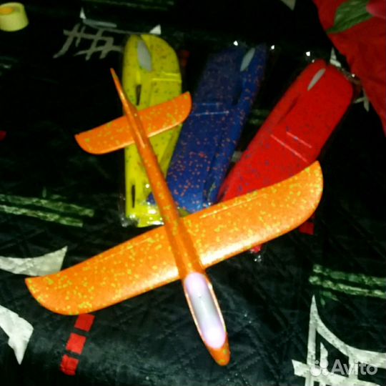 Самолет-планер светящийся