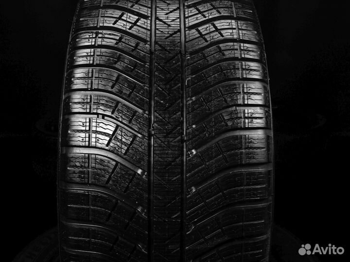 Michelin Pilot Alpin 5 SUV 305/40 R20 и 275/45 R20 112V