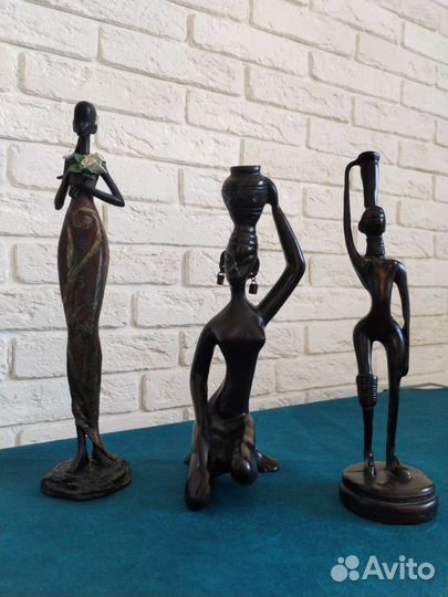 Статуэтка из дерева из разных стран